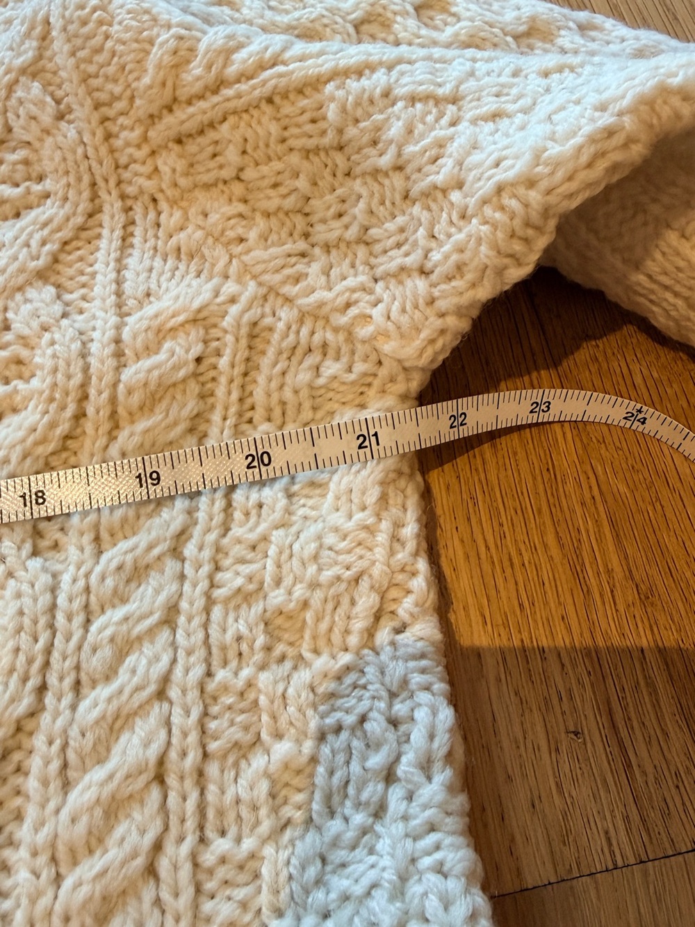 Wool sweater - Picture 8 of 11